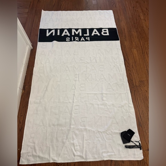 BALMAIN**White and Black Large Towel****$485 - Picture 2 of 2